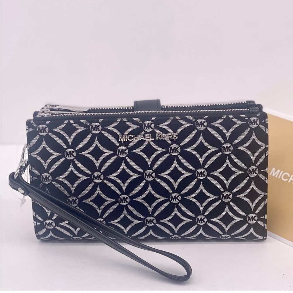 Michael Kors Black and Silver Patterned Wristlet Wallet Phone Case - Picture 6 of 9